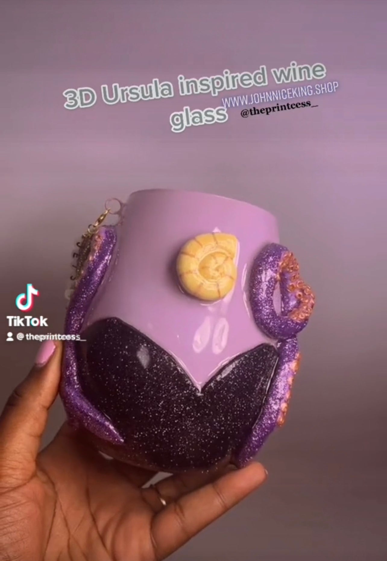 Ursula 3D wine glass